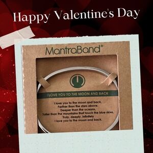 "I LOVE YOU TO THE MOON AND BACK" bracelet Valentine's Day
